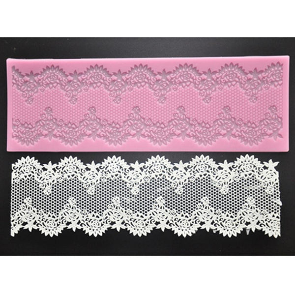 Small Embossed Detail Lace Mat